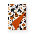 Cobija Halloween Boo-tique Cats Night, vista del estampado y reverso #color_UNB Cats Night