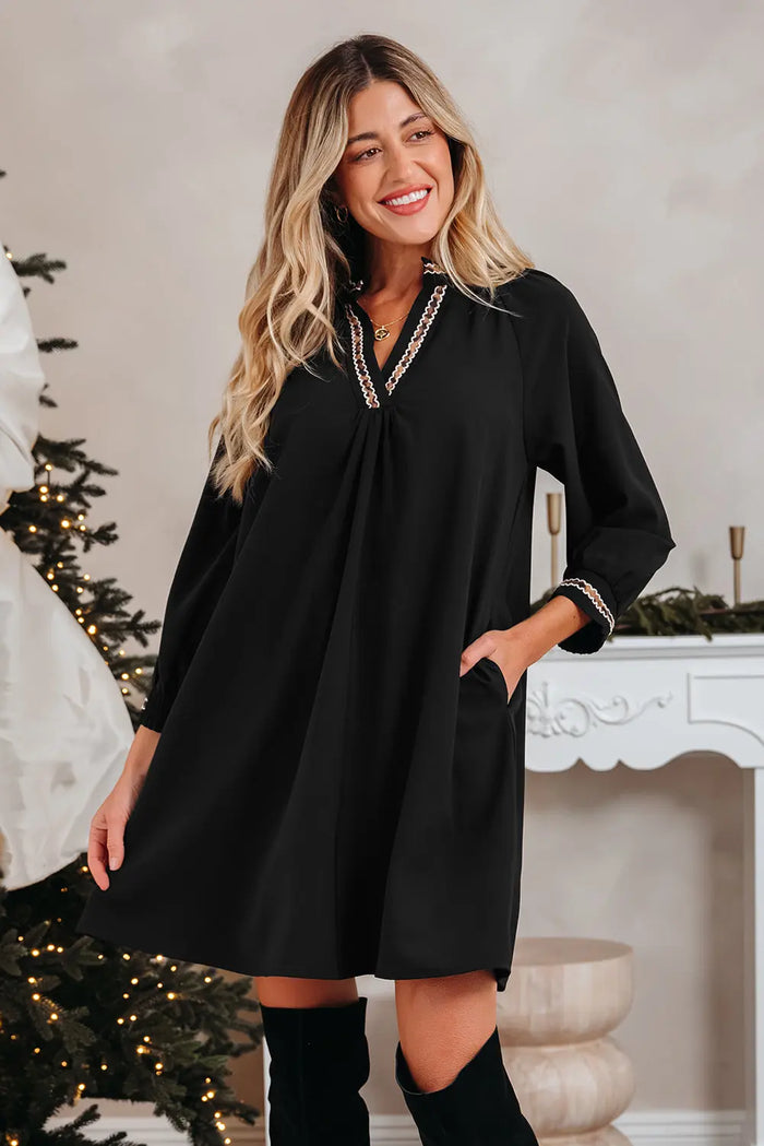 Contrast Trim V Neck Bracelet Sleeve Shift Mini Dress - Dresses/Mini Dresses
