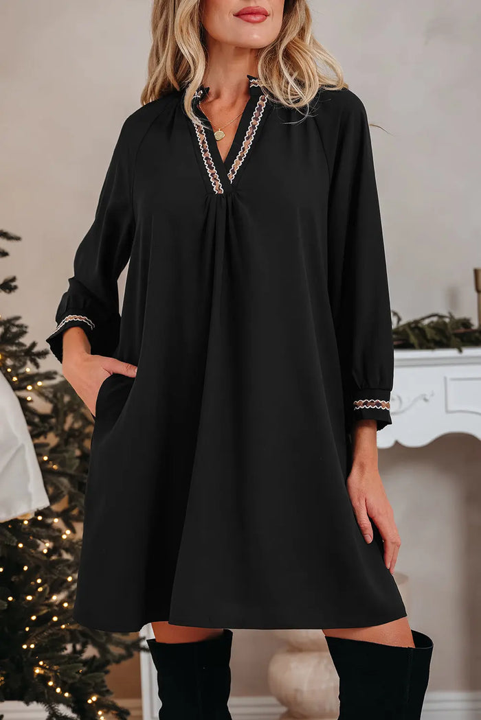 Contrast Trim V Neck Bracelet Sleeve Shift Mini Dress - Dresses/Mini Dresses