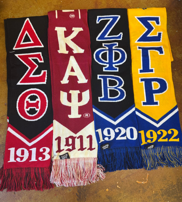 D9 - Winter Knit Scarves