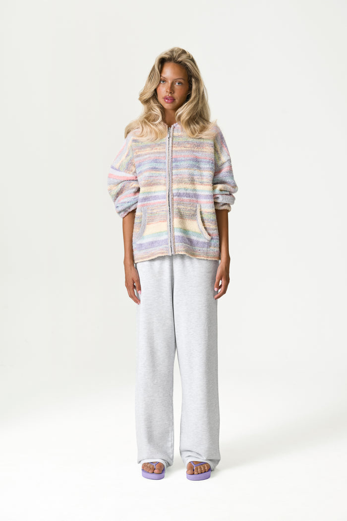 Model is 5'9" and wears a size S.