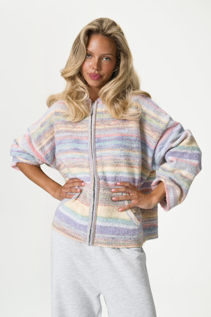Model is 5'9" and wears a size S.