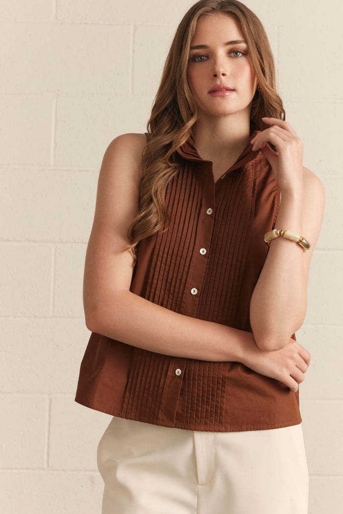 ENTRO Solid Sleeveless Pintuck Pleated Top In Brown