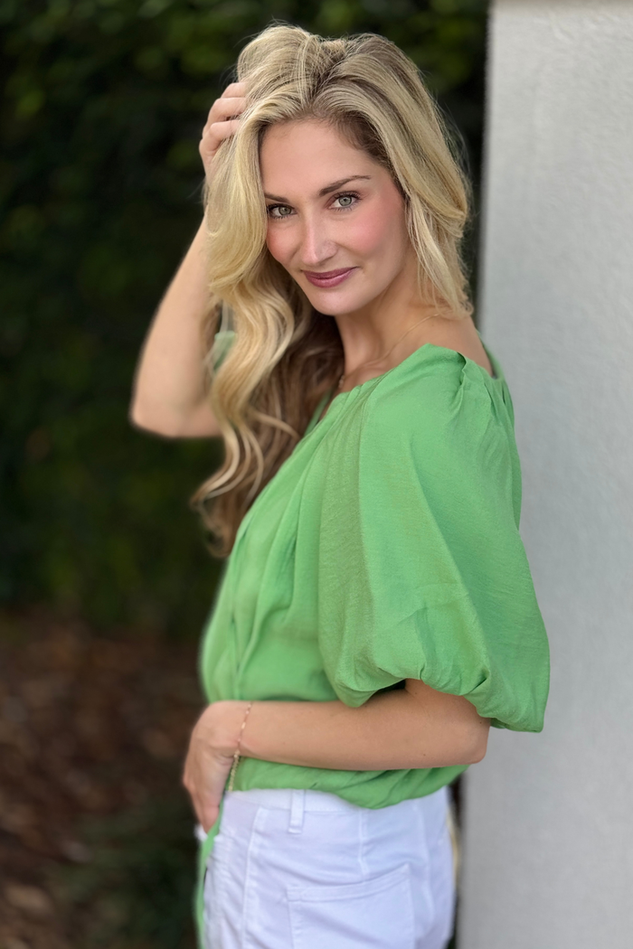 Short sleeve balloon top with adjustable neck ties