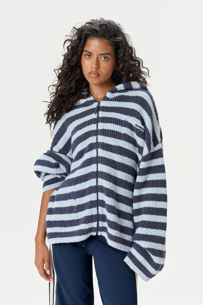 Model is 5'9" and wears a size S.