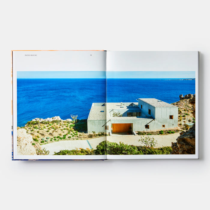 Living by the Ocean: Contemporary Houses by the Sea