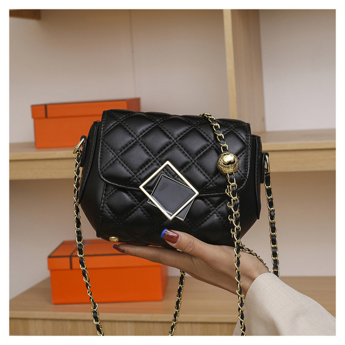 MB06962 Chain Shoulder Bag