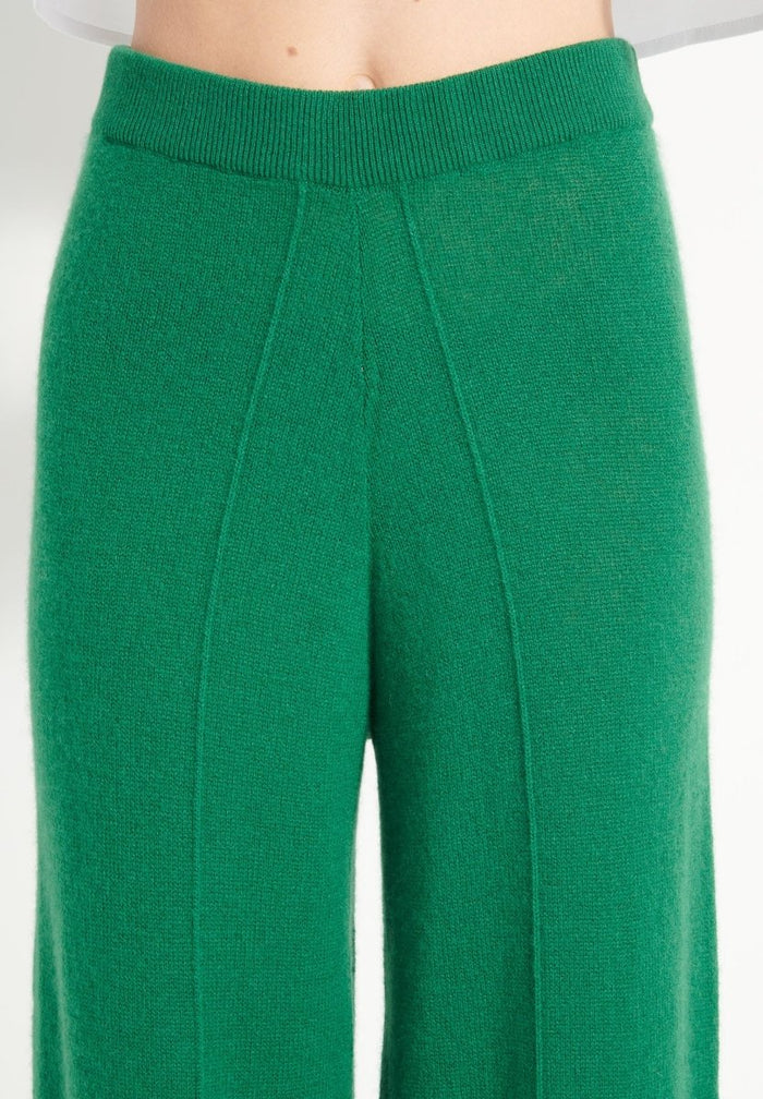 AVA 15 Pantalon en cachemire déjaugé à finitions ciselées vert émeraude