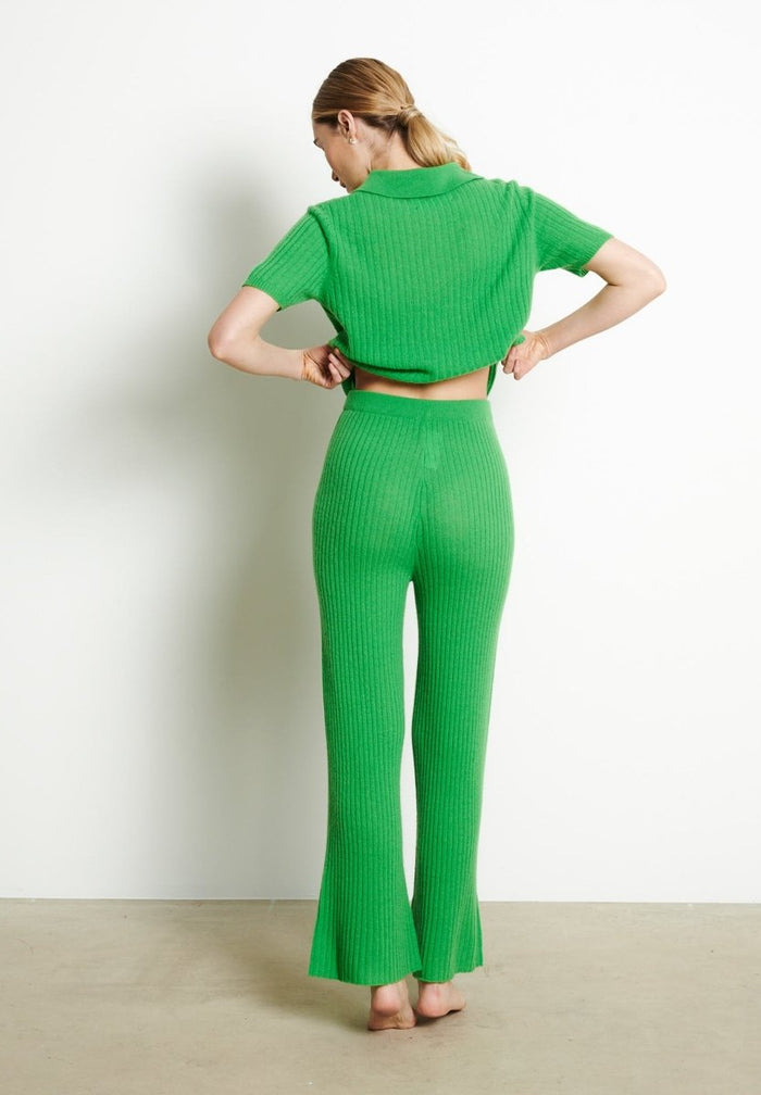RIA 14 Pantalon coupe évasé en côte traditionnelle en cachemire vert pomme
