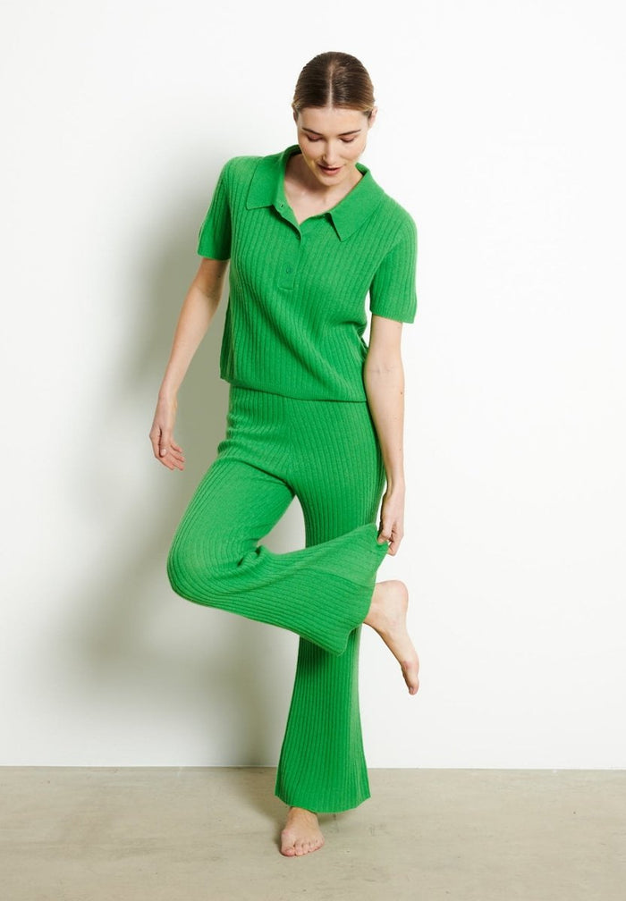 RIA 14 Pantalon coupe évasé en côte traditionnelle en cachemire vert pomme