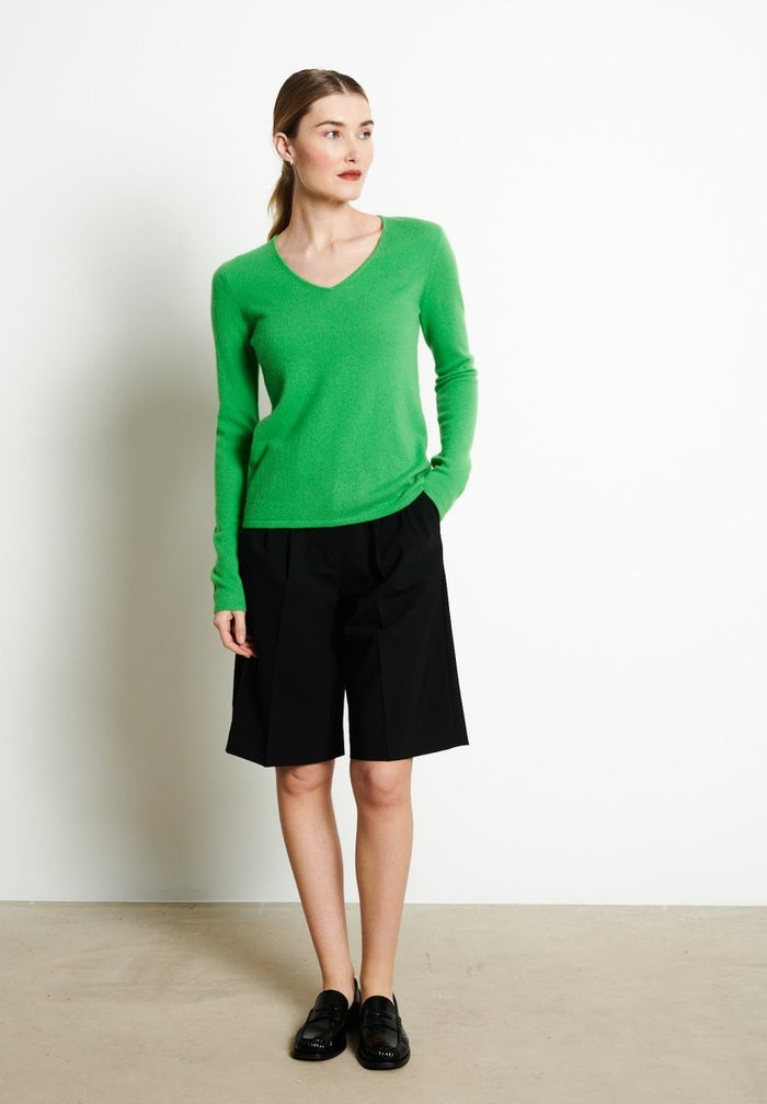 LILLY 2 Pull col V en cachemire vert pomme
