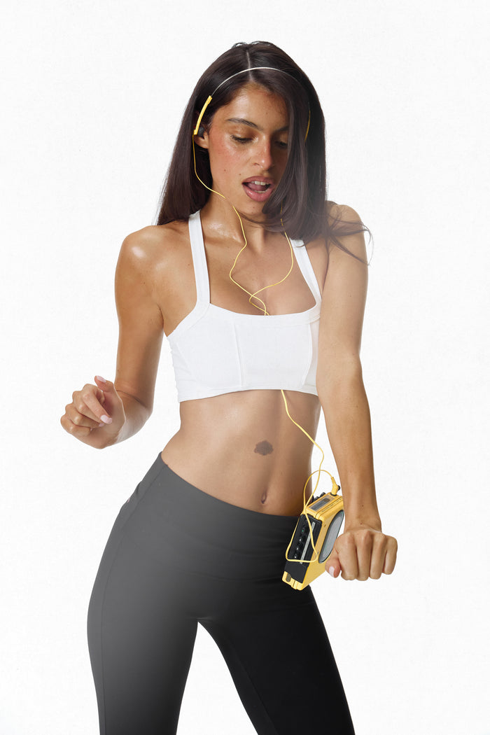 Model is 5'9" and wears a size S.