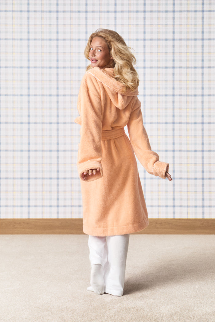 Model's height is 5'9" and wears  a size XS/S.