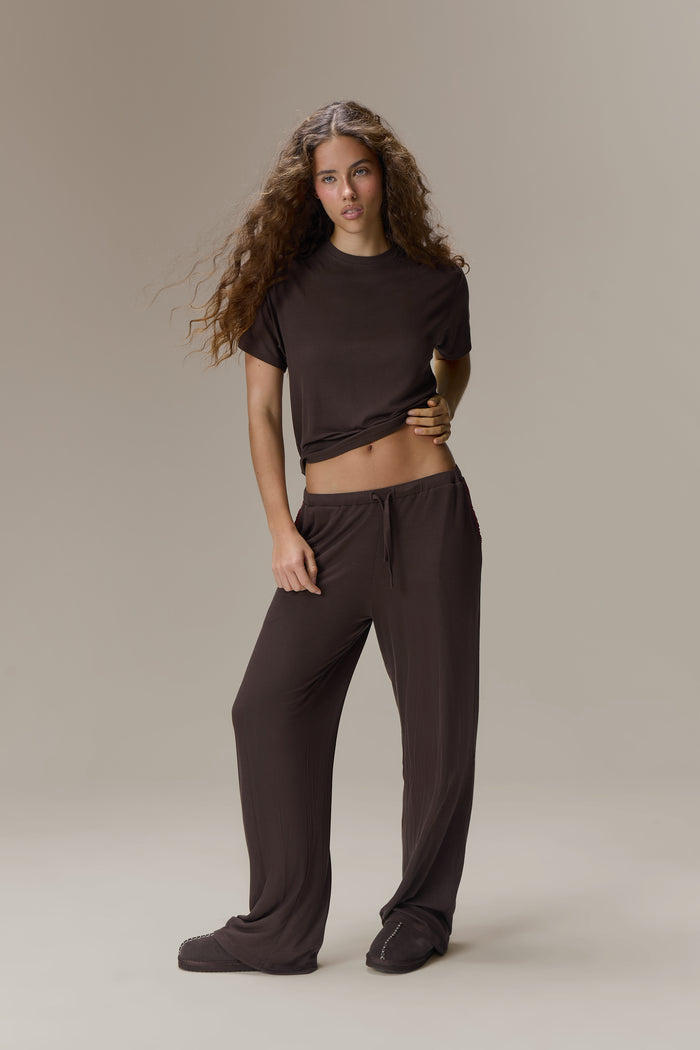 Model Lucia is 5'9" and wears a size S.