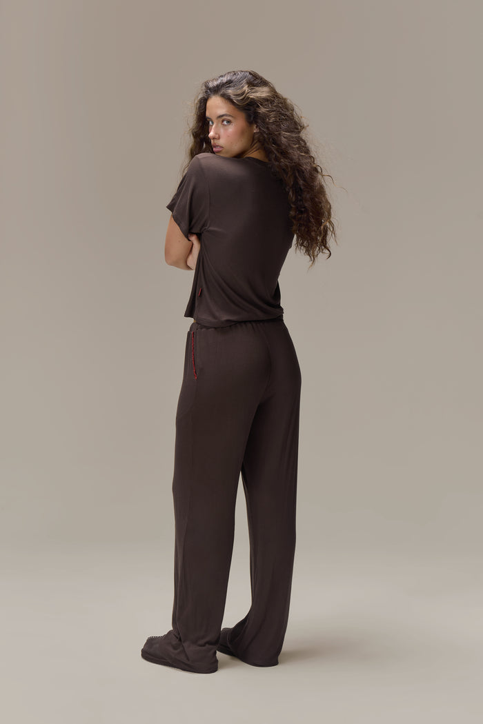 Model Lucia is 5'9" and wears a size S.