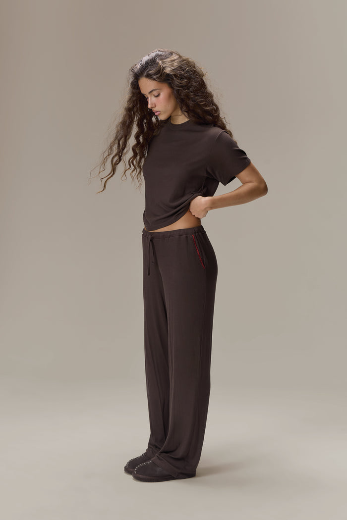 Model Lucia is 5'9" and wears a size S.