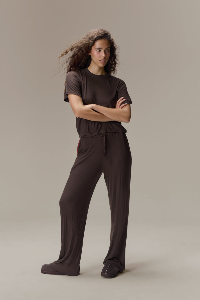 Model Lucia is 5'9" and wears a size S.