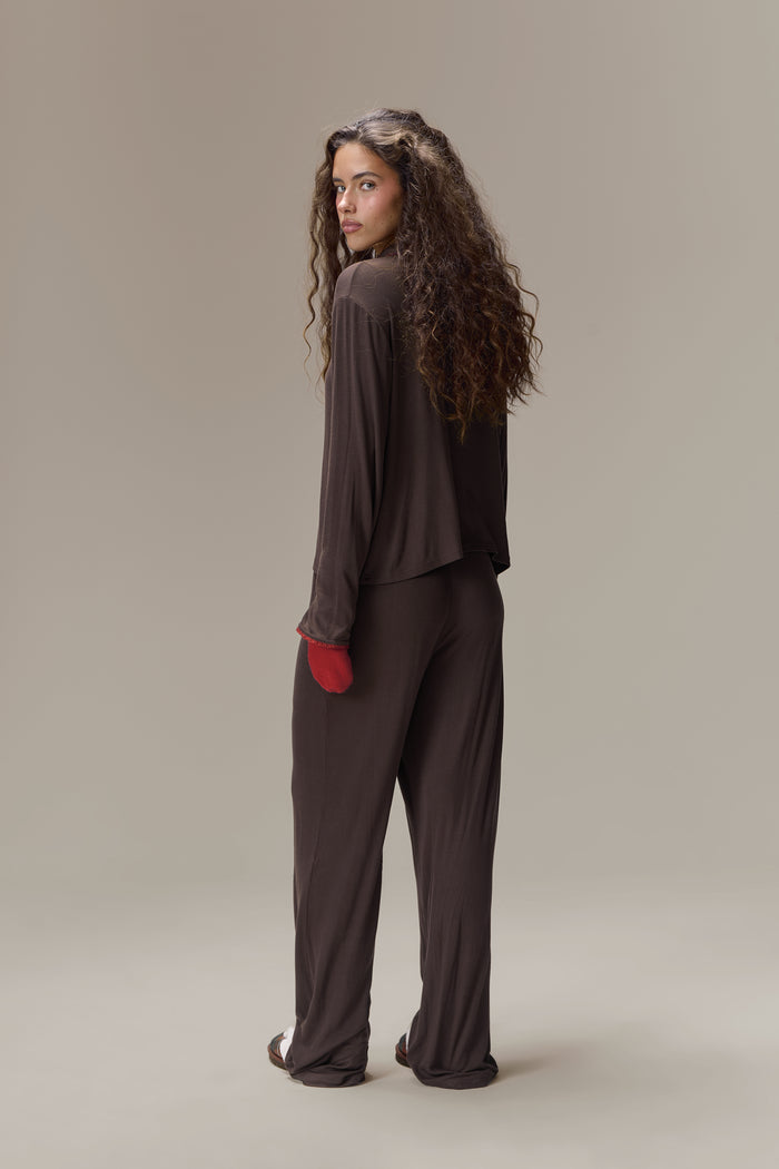 Model Lucia is 5'9" and wears a size S.