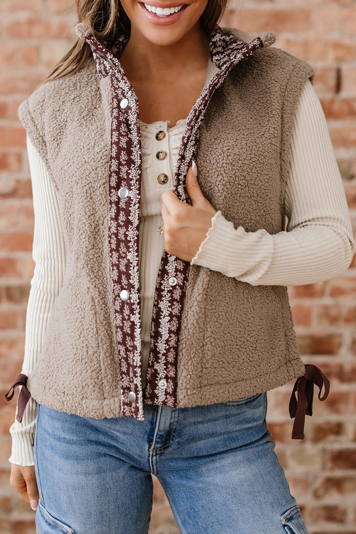Side Bows Sherpa Fleece Vest – Goat