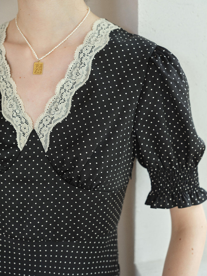 Stormi Charming V-neck Lace Trimmed Floral Print Dress