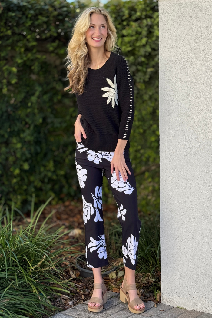 Boutique black and white printed capri pants outdoor styled outfit